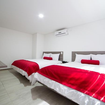 Hotel Med 70 ميديلين المظهر الخارجي الصورة
