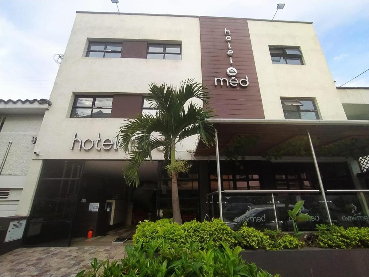 Hotel Med 70 ميديلين المظهر الخارجي الصورة