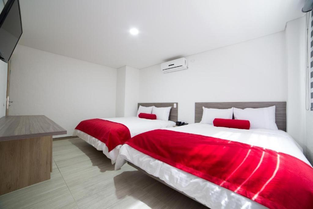 Hotel Med 70 ميديلين المظهر الخارجي الصورة