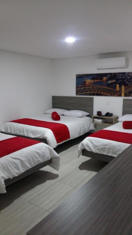 Hotel Med 70 ميديلين المظهر الخارجي الصورة