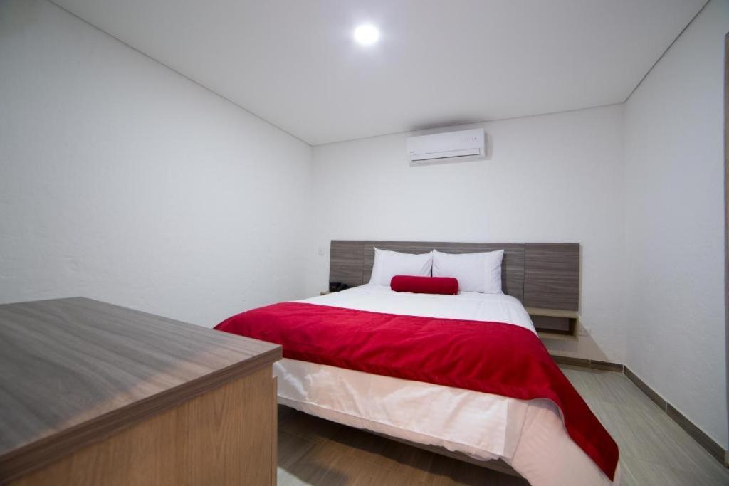 Hotel Med 70 ميديلين المظهر الخارجي الصورة
