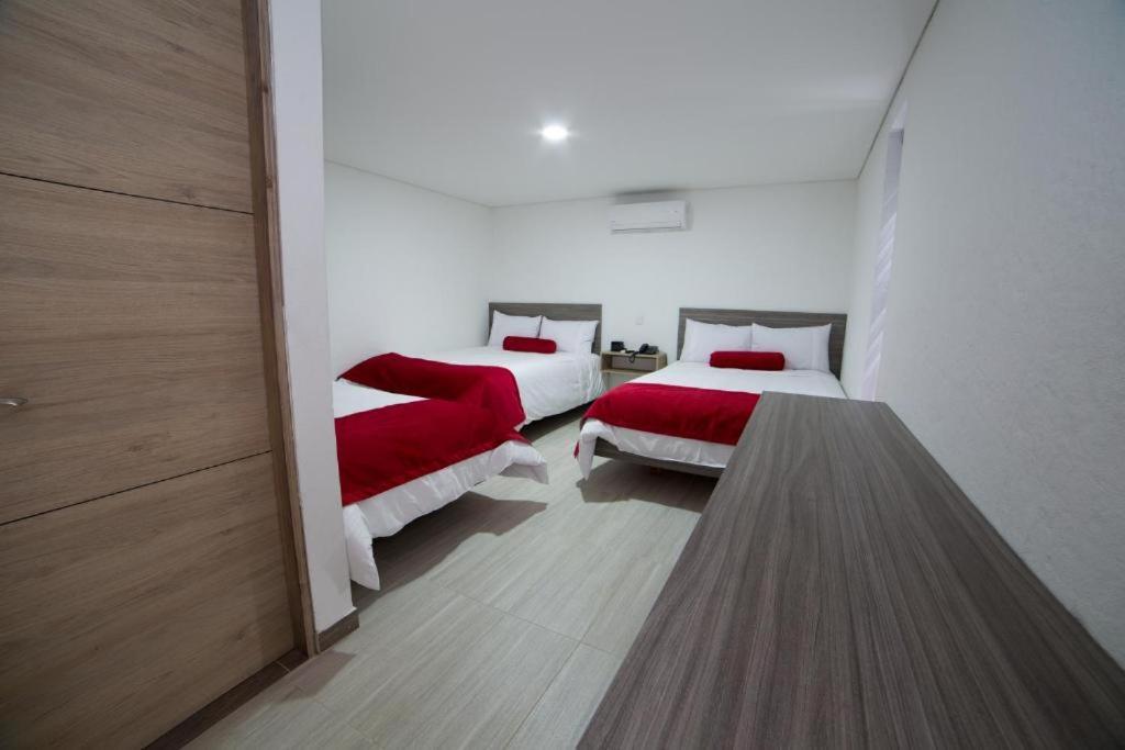 Hotel Med 70 ميديلين المظهر الخارجي الصورة