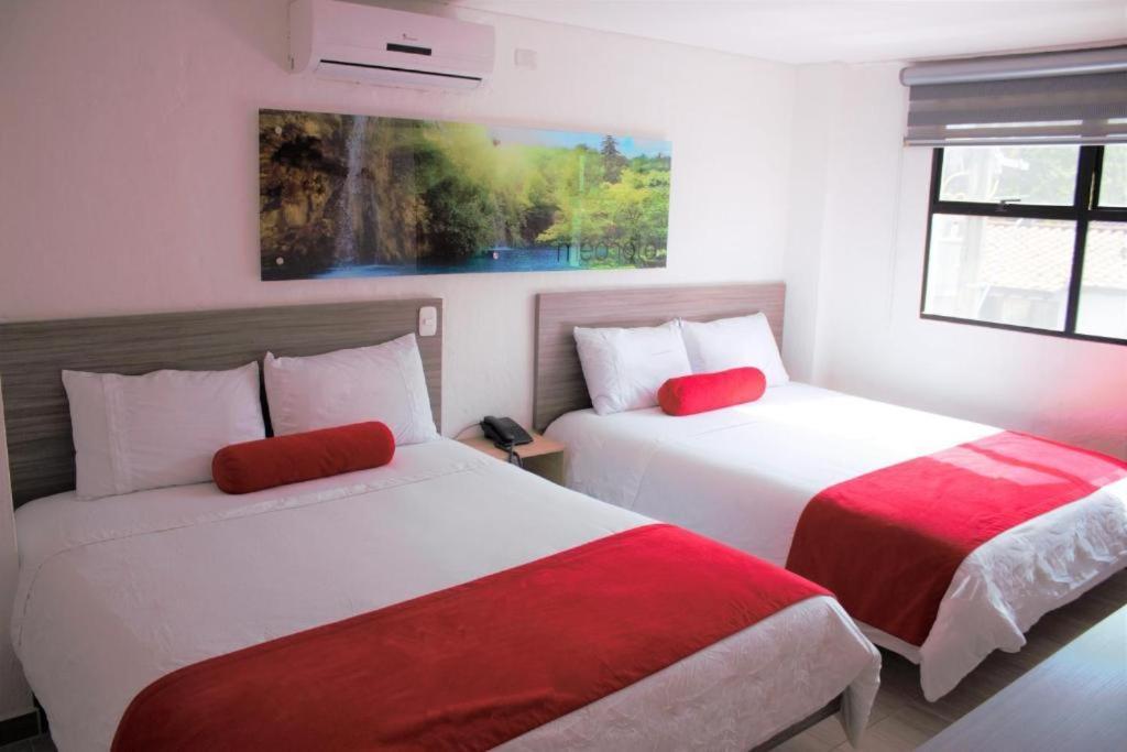 Hotel Med 70 ميديلين المظهر الخارجي الصورة