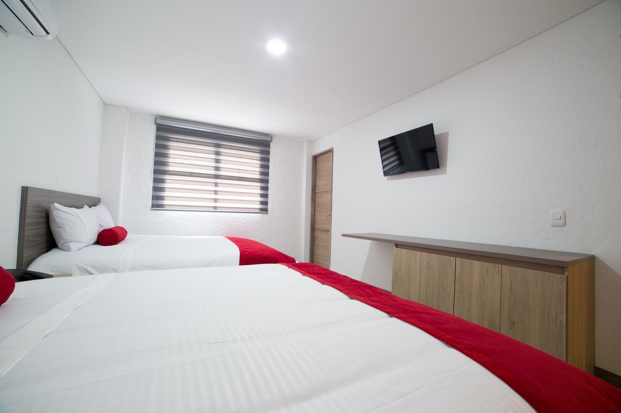 Hotel Med 70 ميديلين المظهر الخارجي الصورة