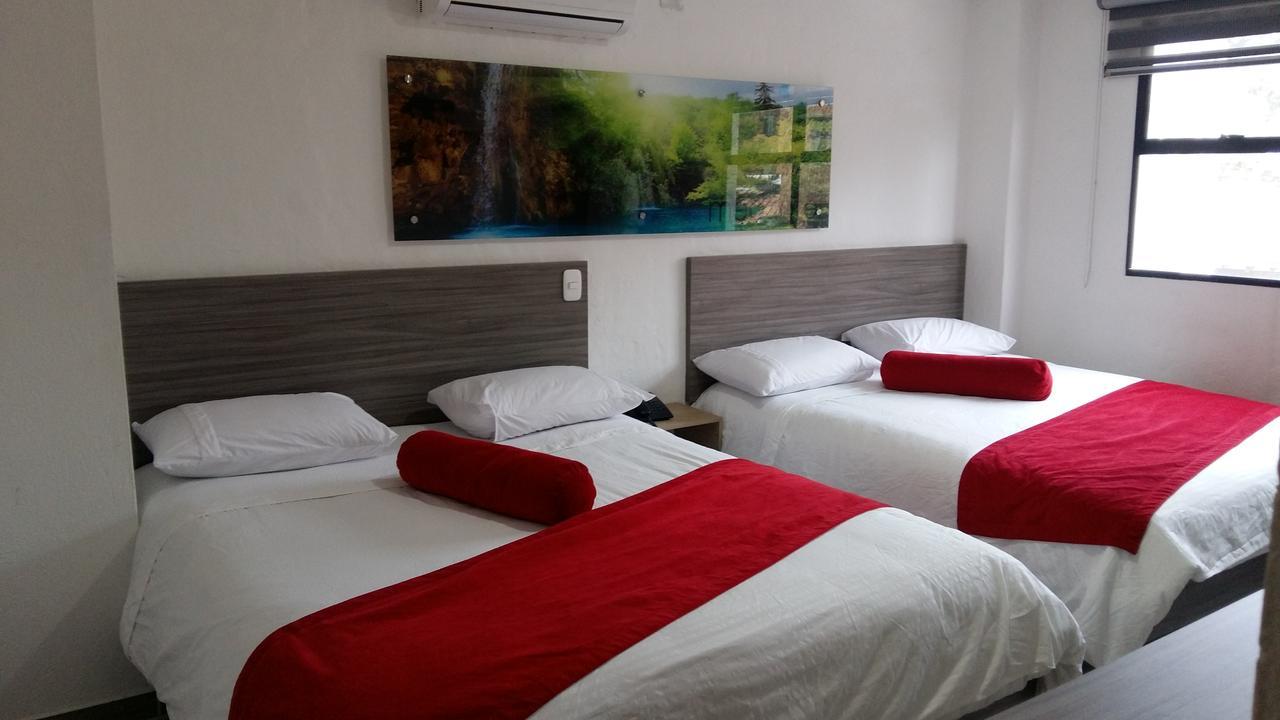 Hotel Med 70 ميديلين المظهر الخارجي الصورة