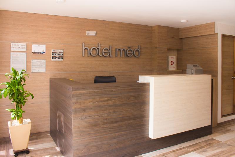 Hotel Med 70 ميديلين المظهر الخارجي الصورة