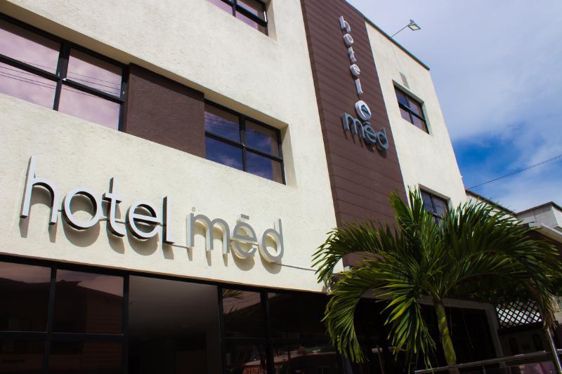 Hotel Med 70 ميديلين المظهر الخارجي الصورة