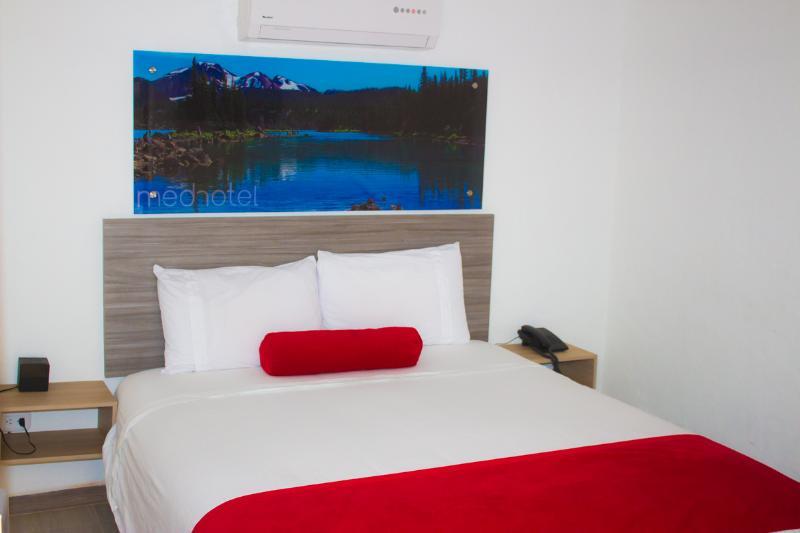 Hotel Med 70 ميديلين المظهر الخارجي الصورة