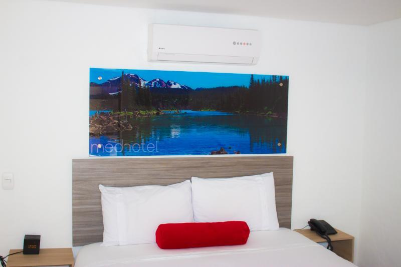 Hotel Med 70 ميديلين المظهر الخارجي الصورة