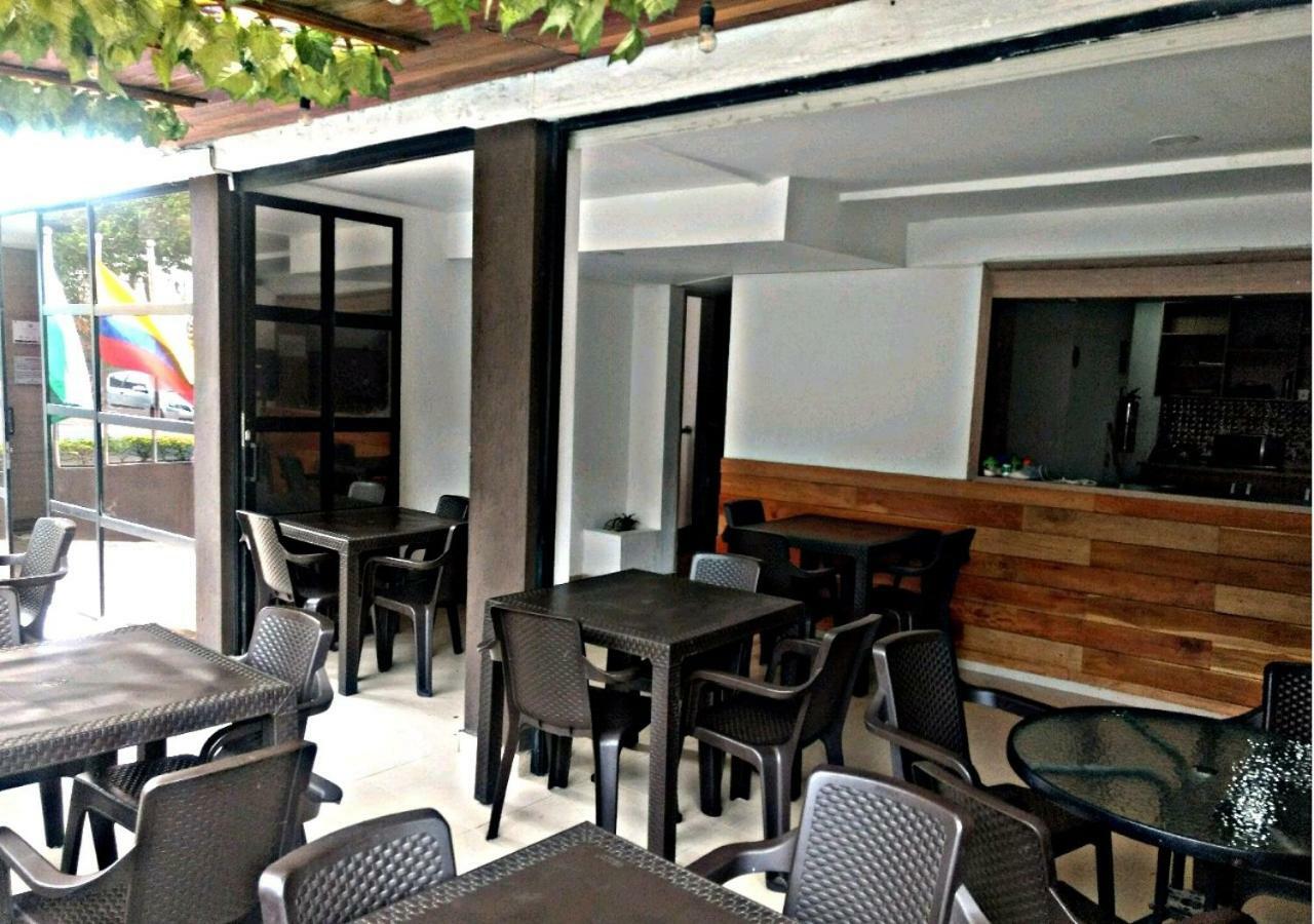 Hotel Med 70 ميديلين المظهر الخارجي الصورة